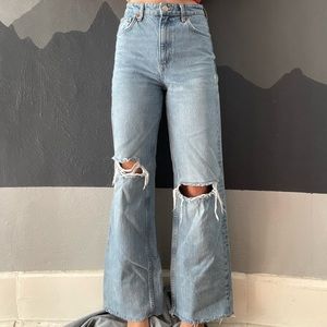 Zara Ripped Wide Leg Jeans • Sz. 2 (26) • Lightly Used Condition